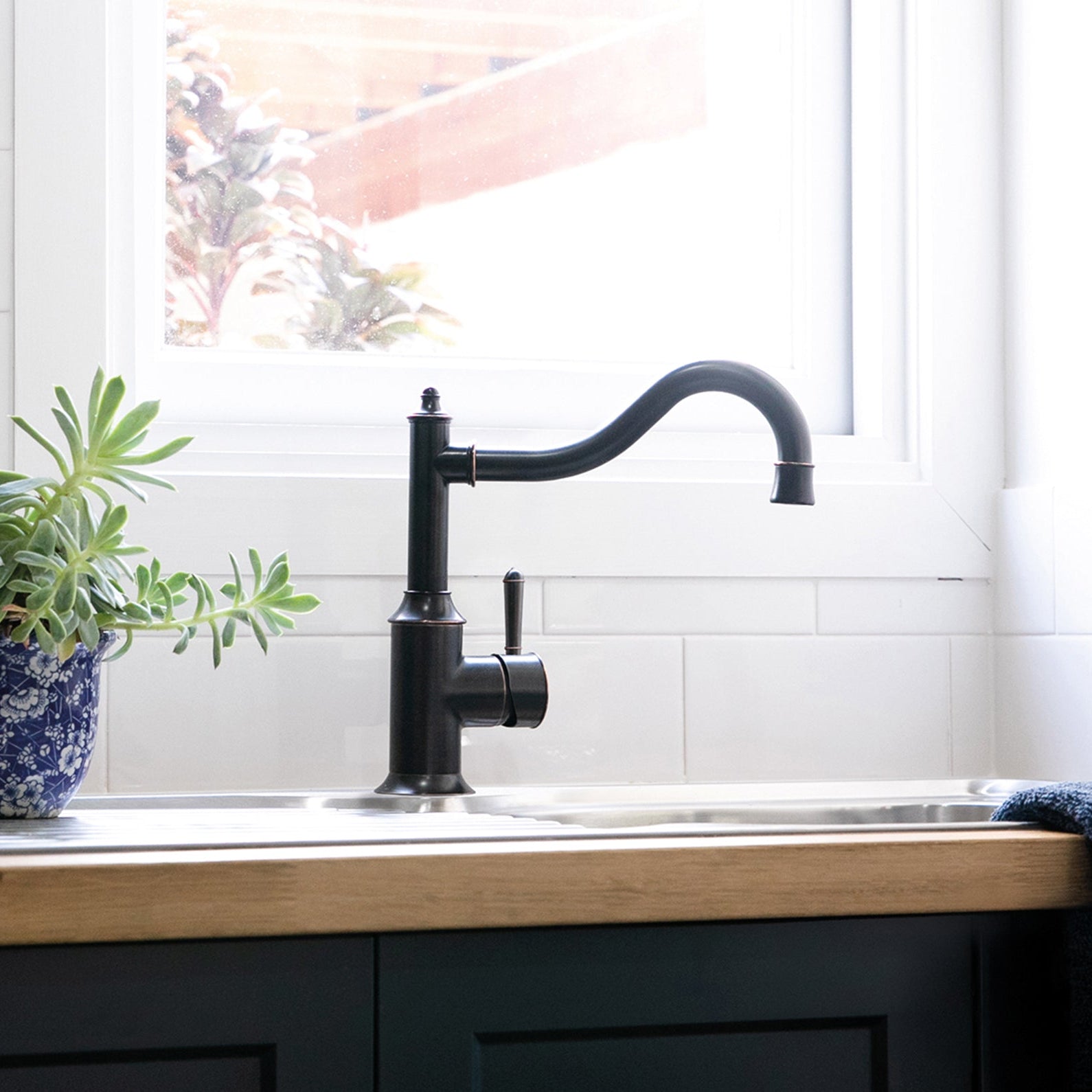 PHOENIX NOSTALGIA SINK MIXER SHEPHERDS CROOK 220MM ANTIQUE BLACK