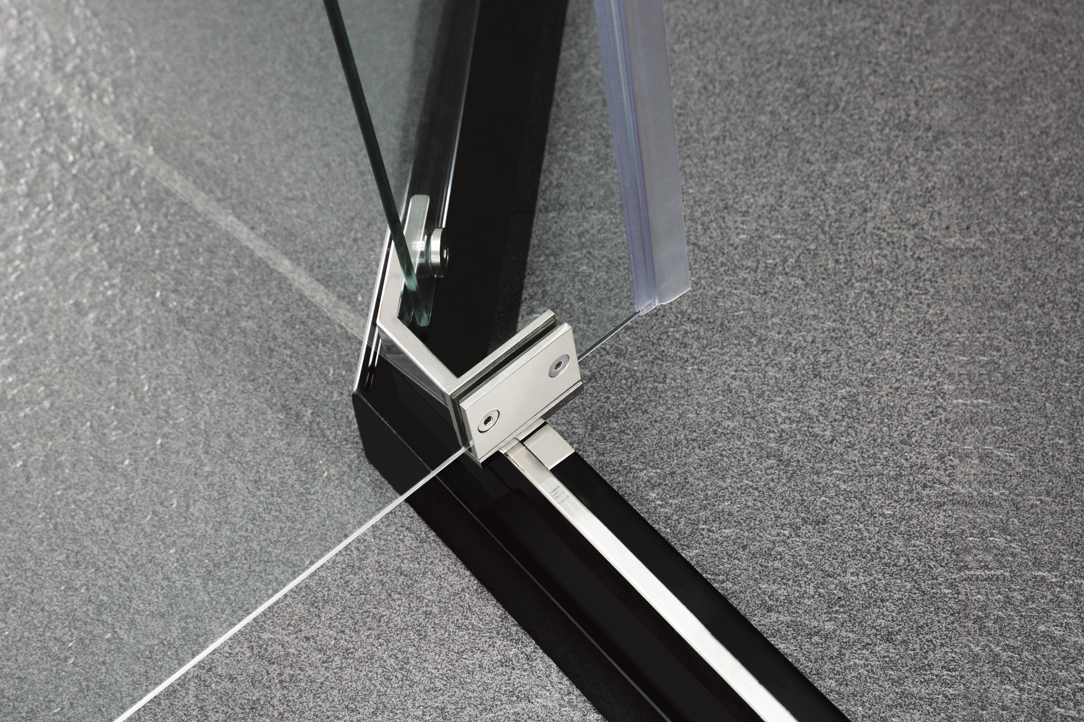 COVEY SEMI-FRAMELESS DIAMOND PIVOT DOOR SHOWER SCREEN CHROME