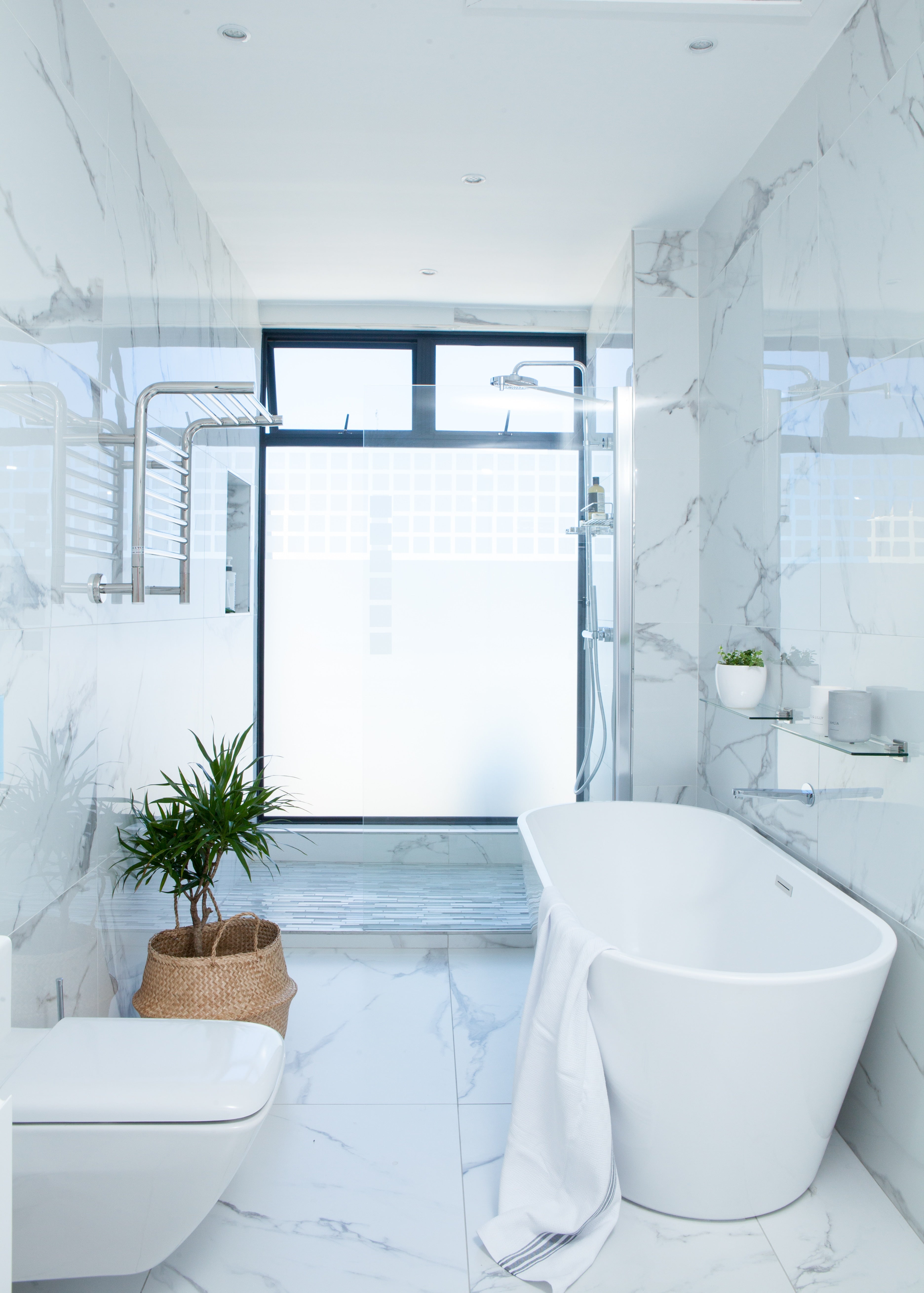 THERMOGROUP JEEVES TANGENT M HEATED TOWEL RAIL STAINLESS STEEL 620MM