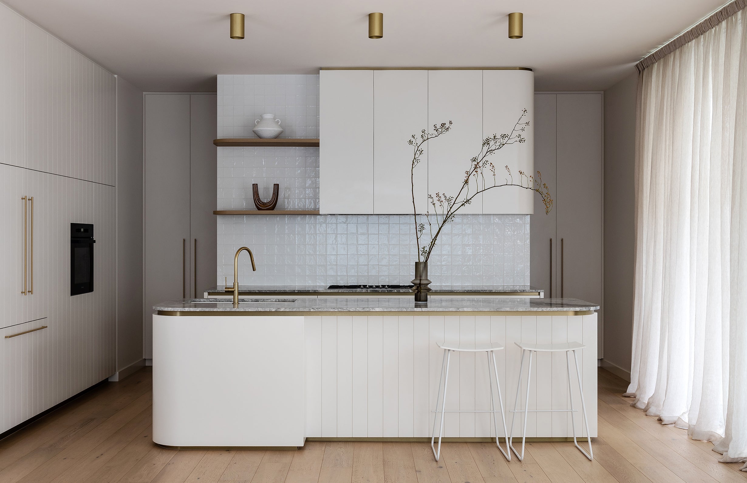 PHOENIX VIVID SLIMLINE LEAD FREE PULL OUT SINK MIXER 397MM BRUSHED GOLD