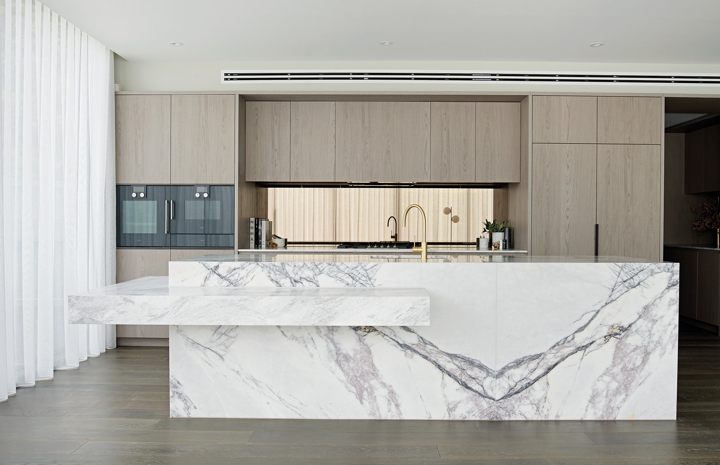 PHOENIX VIVID SLIMLINE LEAD FREE GOOSENECK SINK MIXER 220MM BRUSHED GOLD