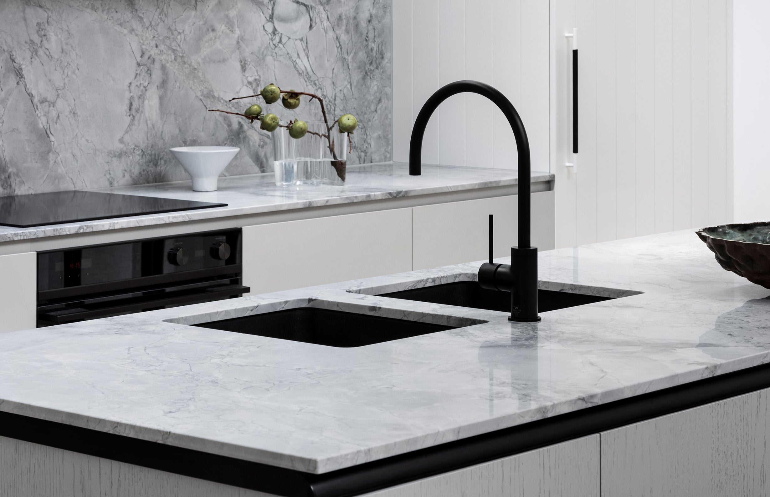 PHOENIX VIVID SLIMLINE GOOSENECK SINK MIXER 220MM MATTE BLACK