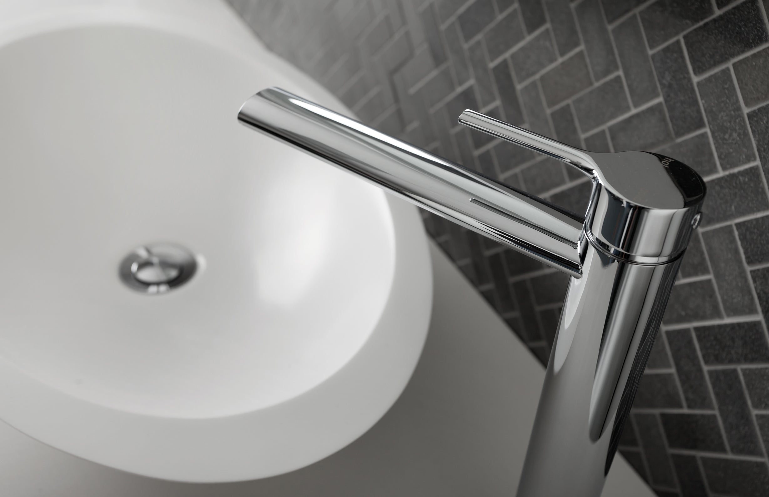 PHOENIX VIVID SLIMLINE OVAL VESSEL MIXER 281MM CHROME