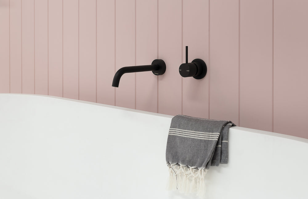 PHOENIX VIVID SLIMLINE WALL BATH OUTLET 180MM MATTE BLACK