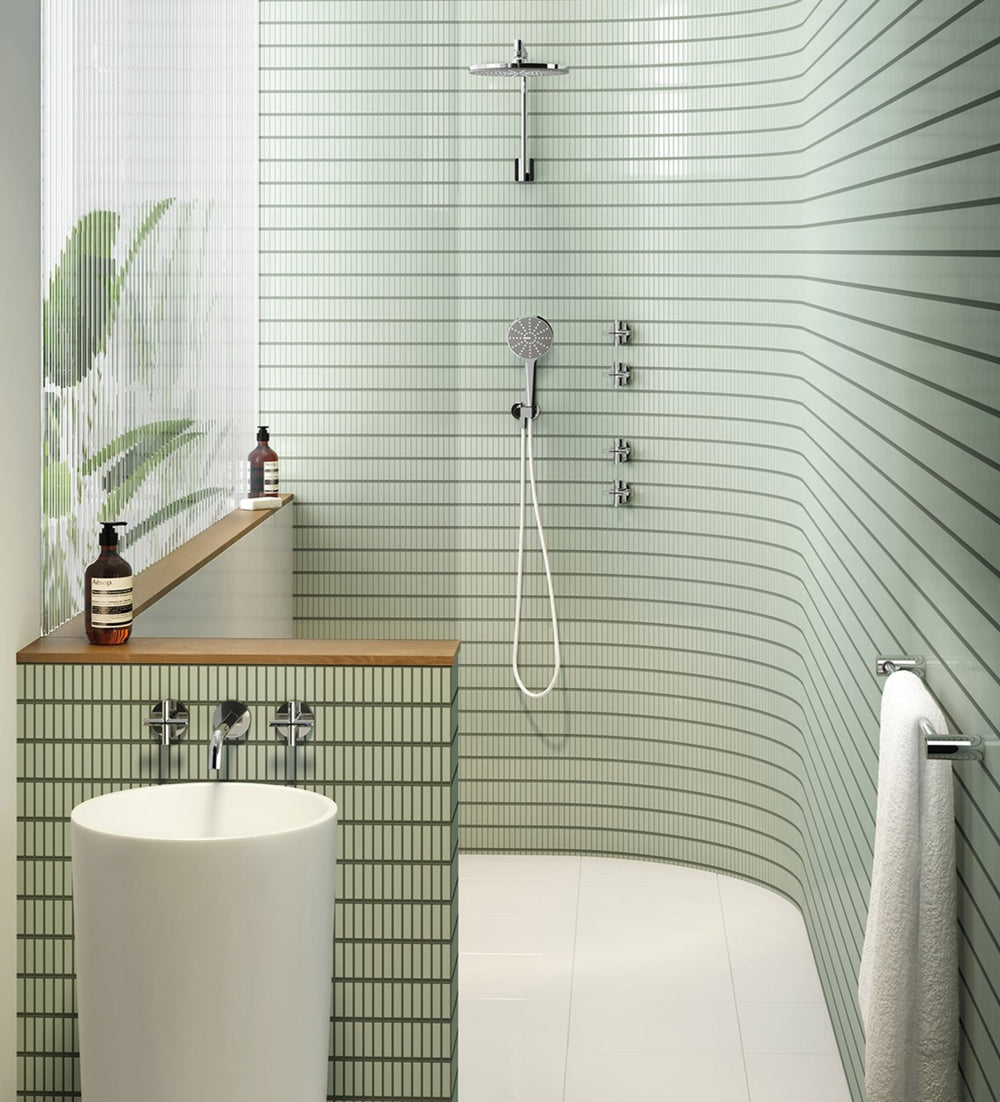 PHOENIX VIVID SLIMLINE PLUS WALL BASIN / BATH OUTLET 180MM CHROME