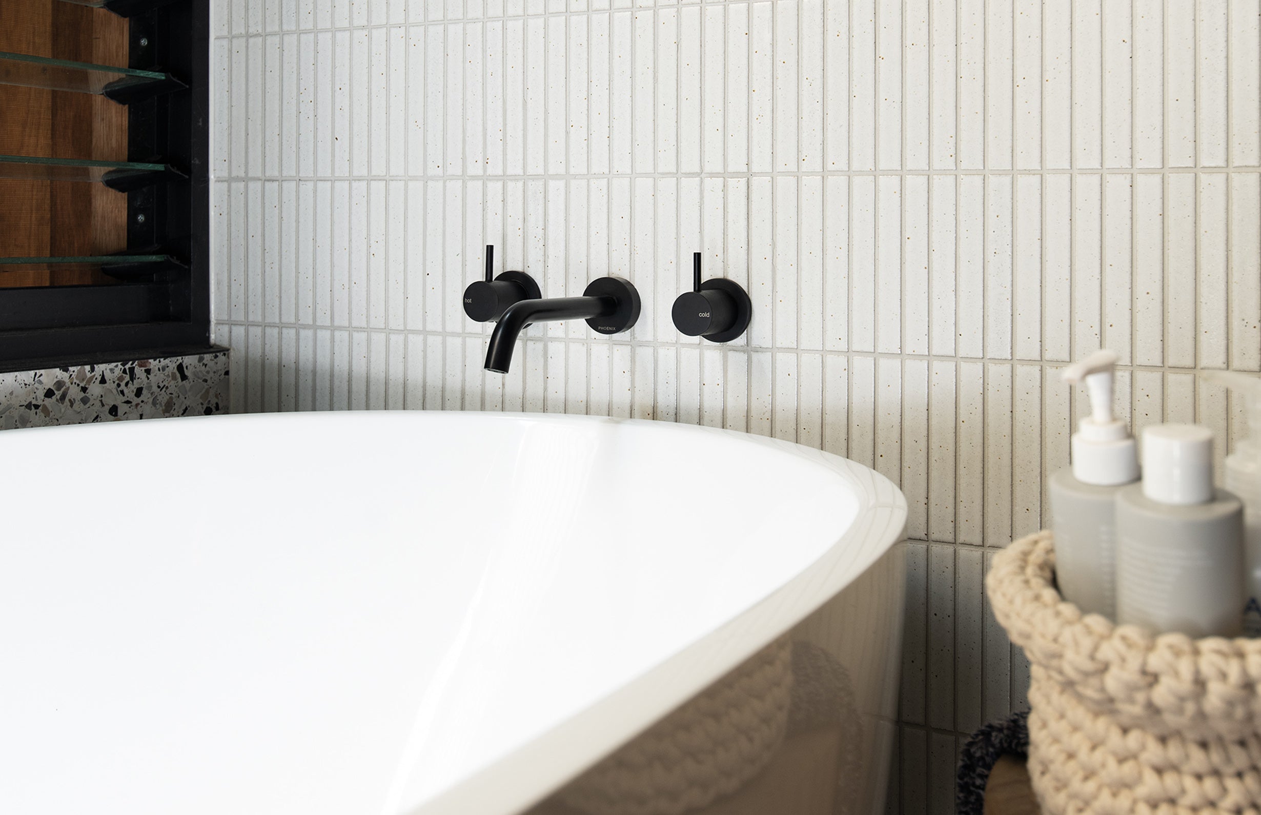 PHOENIX VIVID SLIMLINE LEAD FREE WALL BATH OUTLET 180MM MATTE BLACK