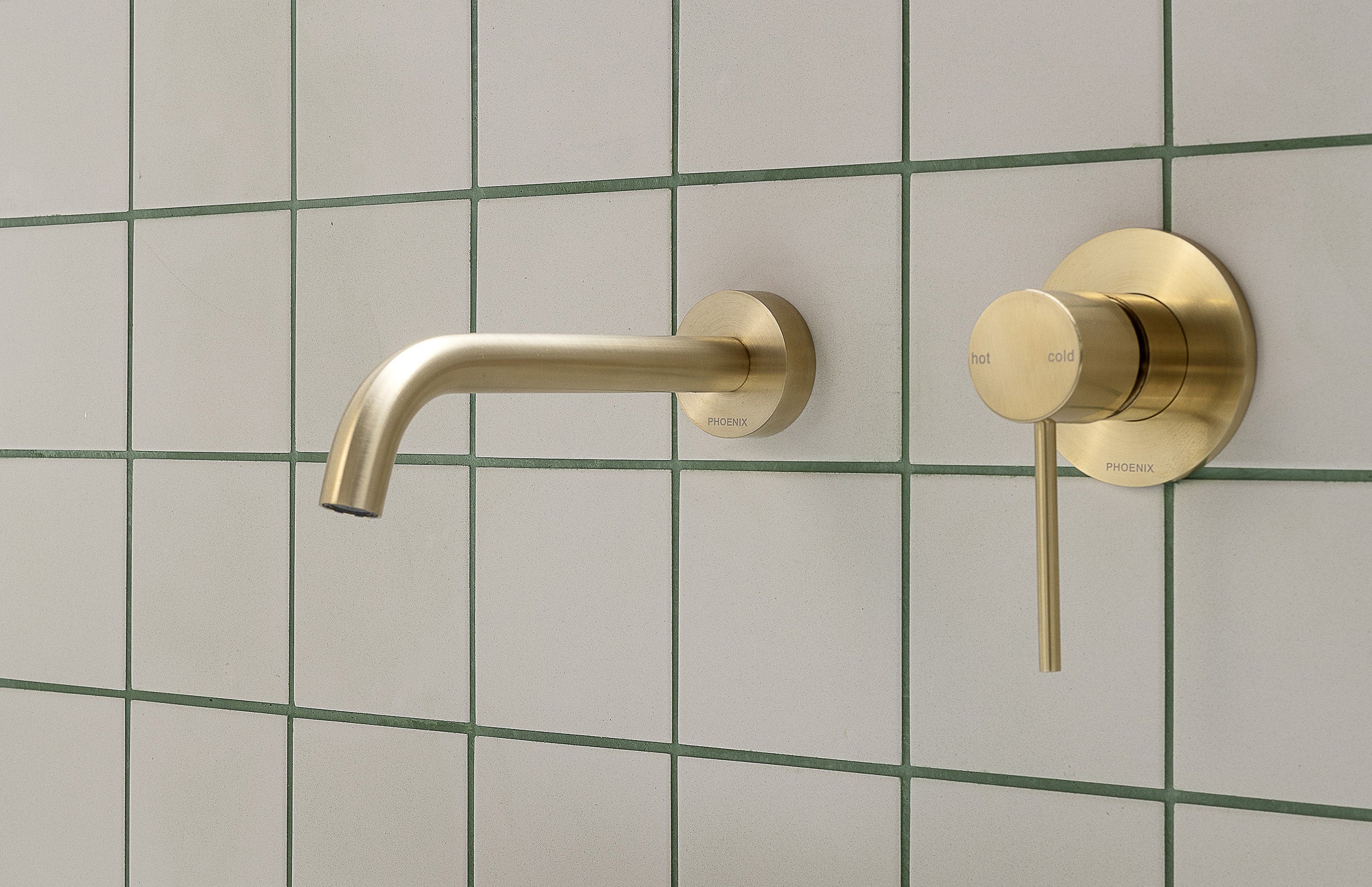 PHOENIX VIVID SLIMLINE WALL BASIN OUTLET 185MM BRUSHED GOLD