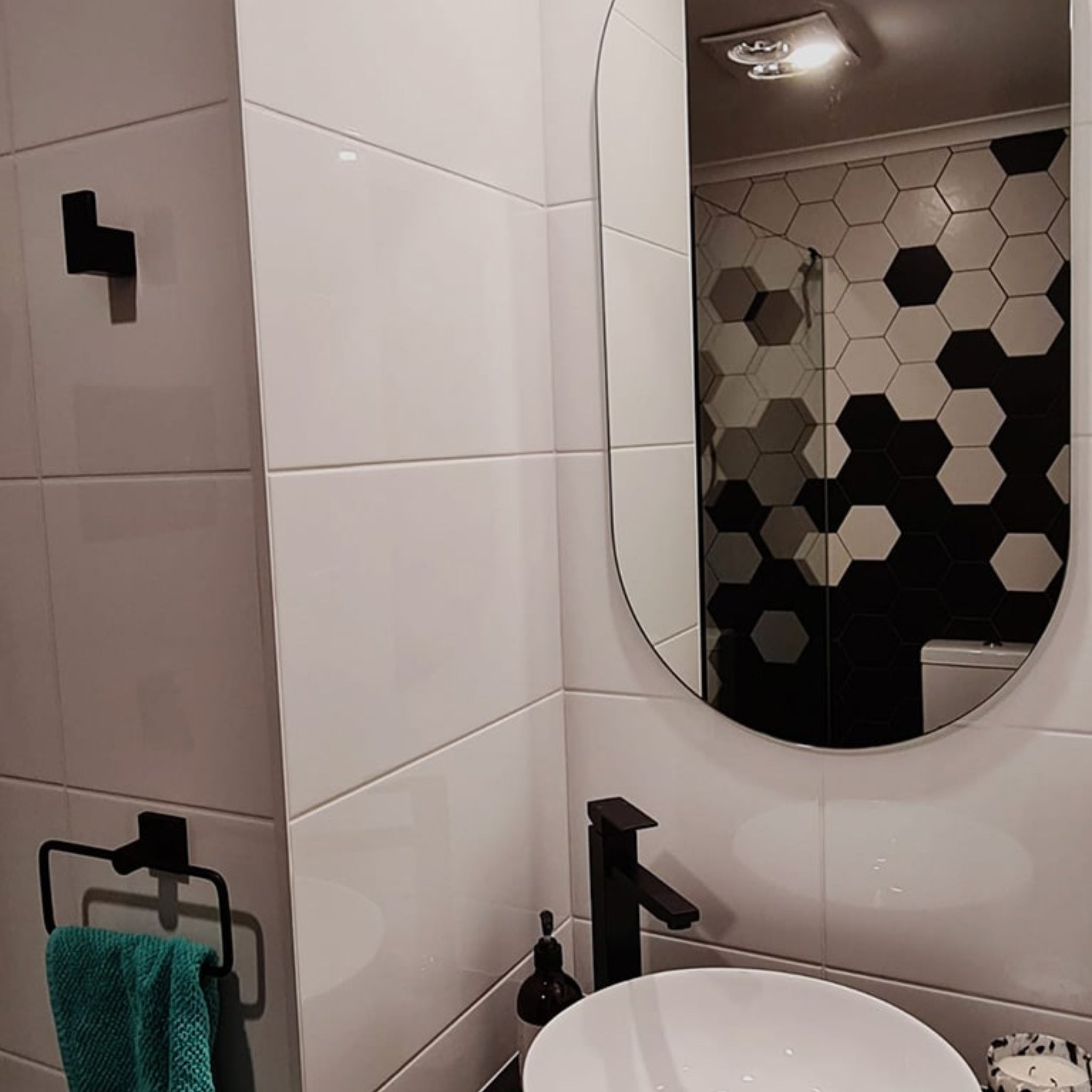 THERMOGROUP ABLAZE PILL SHAPE MIRROR WITH HANGERS INCLUDING DEMISTER 500X1000MM
