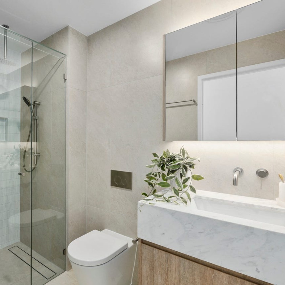 VEROTTI CITY LIFE WALL FACED PAN GLOSS WHITE