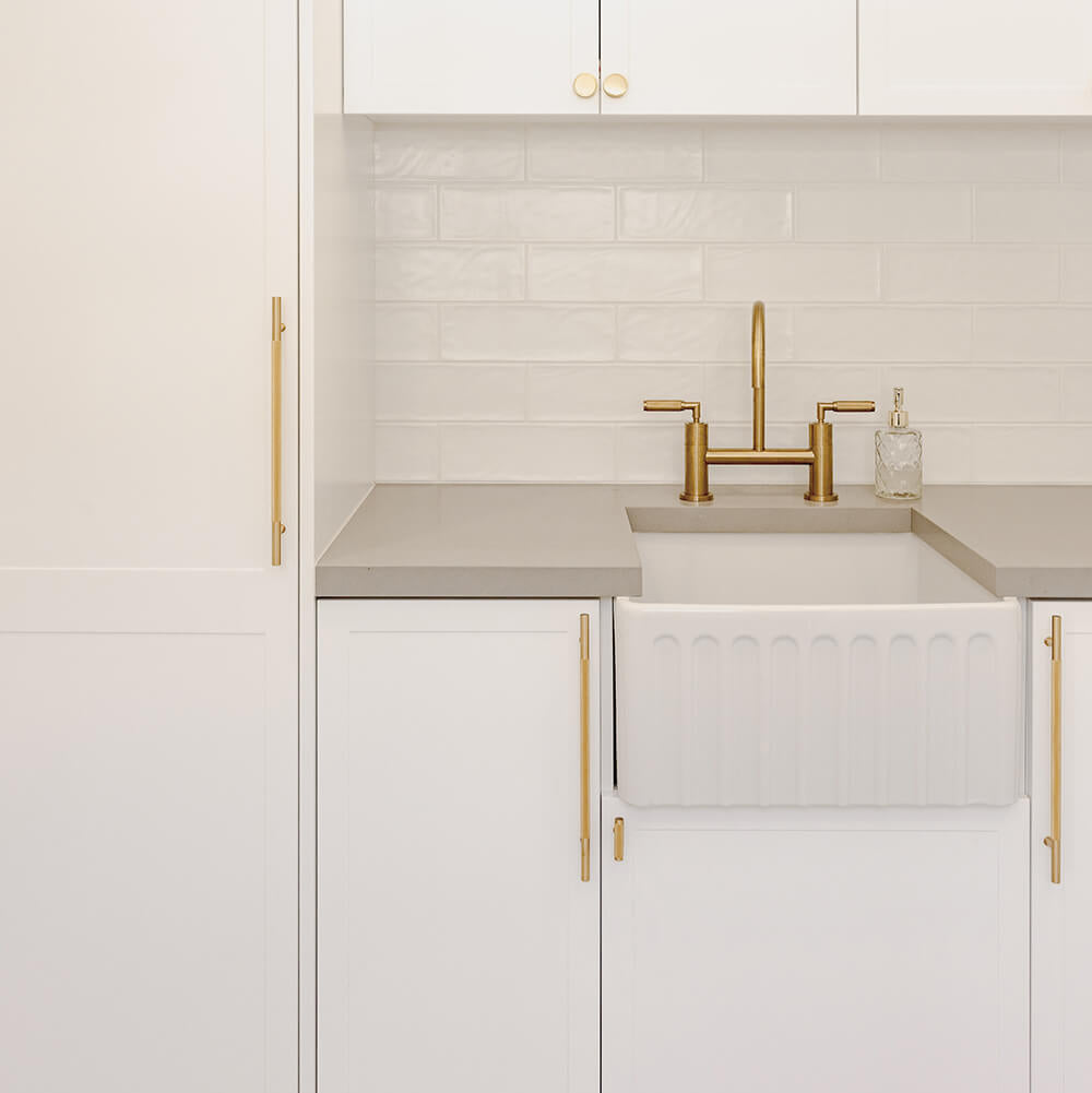 TURNER HASTINGS NOVI FINE FIRECLAY FARMHOUSE BUTLER SINK WITH OVERFLOW MATTE WHITE 500MM