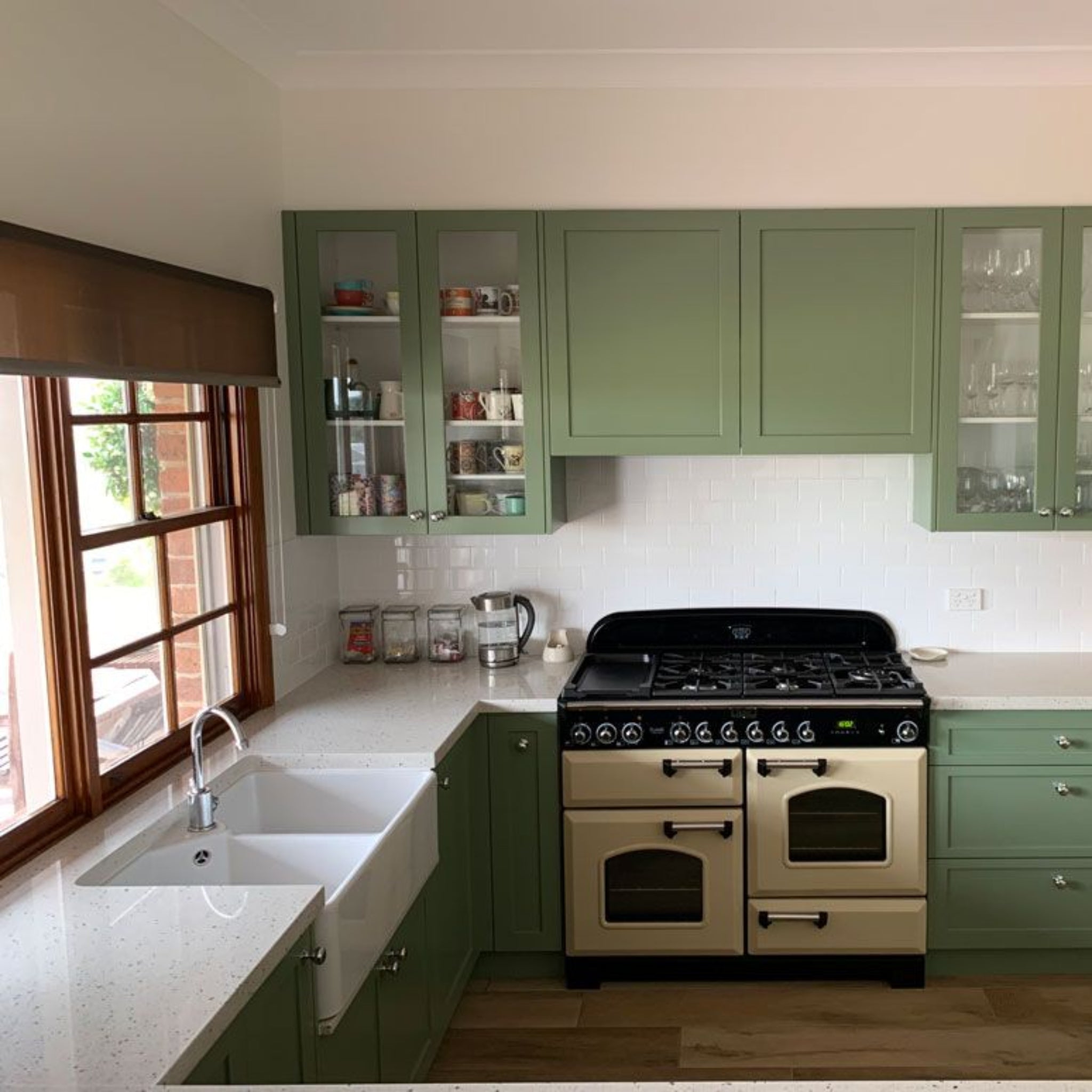 TURNER HASTINGS CHESTER FARMHOUSE DOUBLE BOWL BUTLER SINK WITH TAPHOLE AND OVERFLOW GLOSS WHITE 800MM