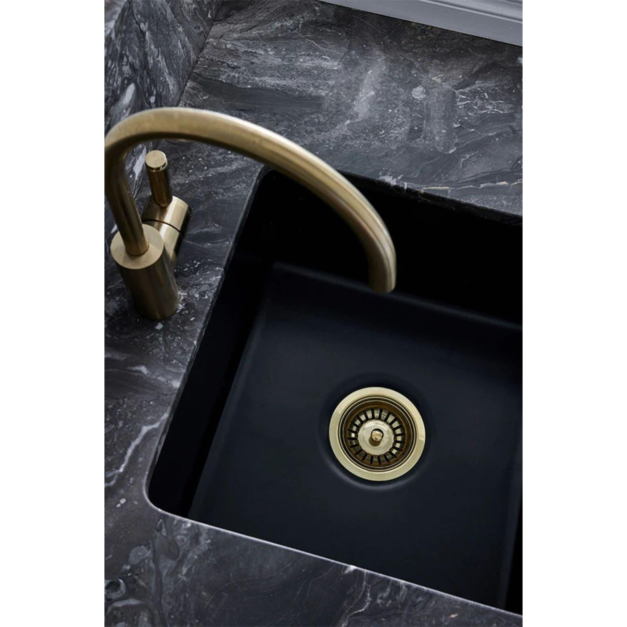 TURNER HASTINGS BASKET WASTE WITH LONG SCREW 90MM BRUSHED BRASS