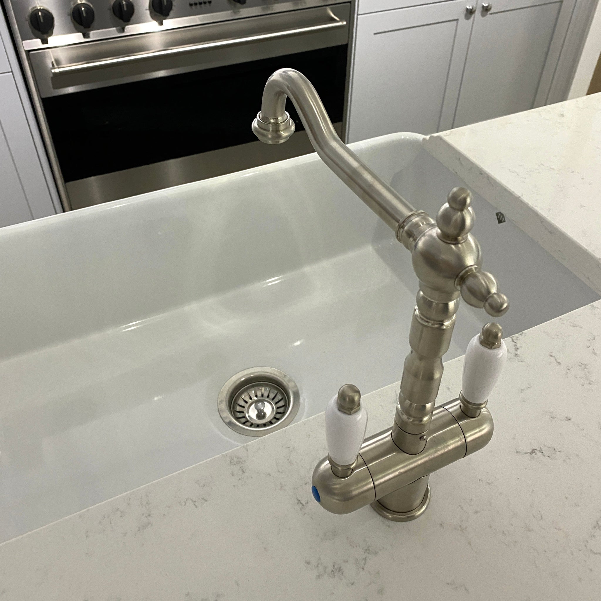 TURNER HASTINGS BASKET WASTE WITH LONG SCREW 90MM BRUSHED NICKEL