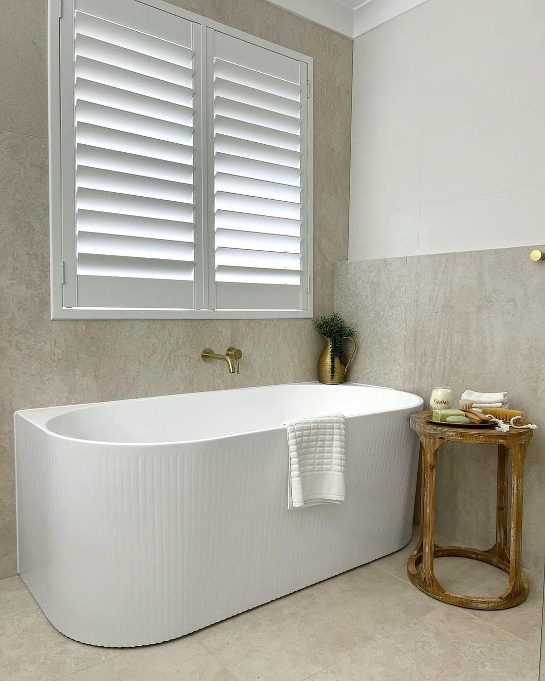 ATTICA NOOSA BACK TO WALL CORNER BATHTUB GLOSS WHITE (AVAILABLE IN 1500MM AND 1700MM)