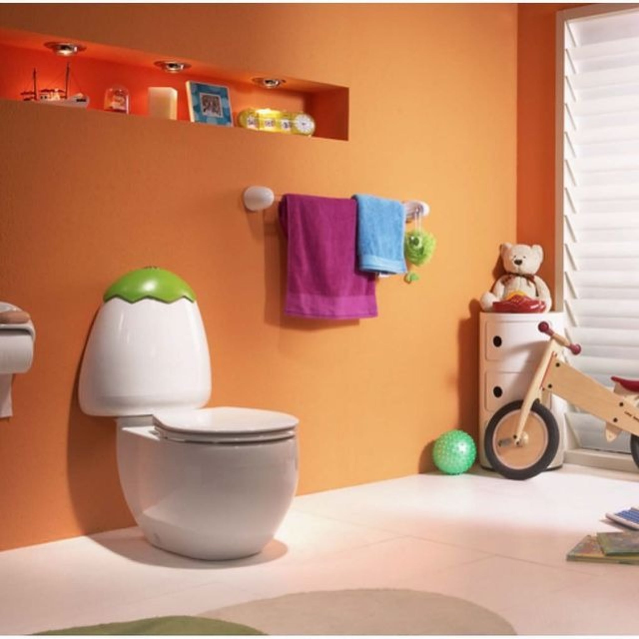 JOHNSON SUISSE EGG JUNIOR S / P TRAP CHILDRENS CLOSE COUPLED TOILET GLOSS WHITE