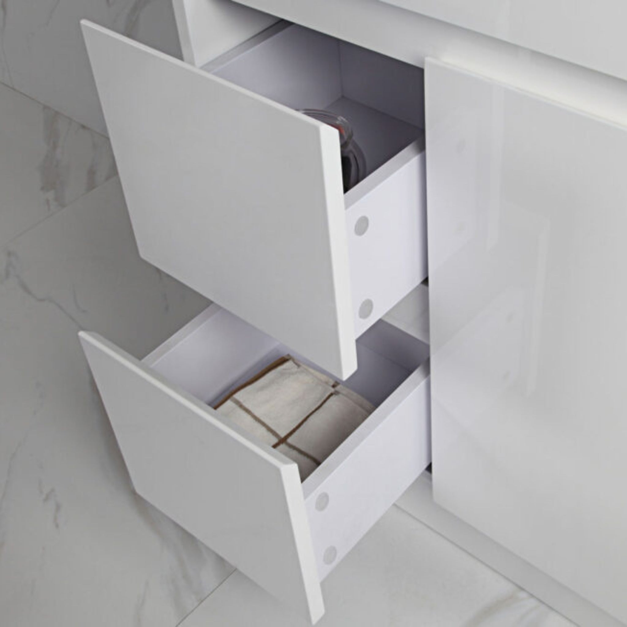 AULIC MAYA WHITE 600MM SPACE SAVING SINGLE BOWL WALL HUNG VANITY