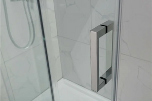 COVEY WALL TO WALL FRAMELESS SINGLE SLIDING DOOR BATH SCREEN CHROME