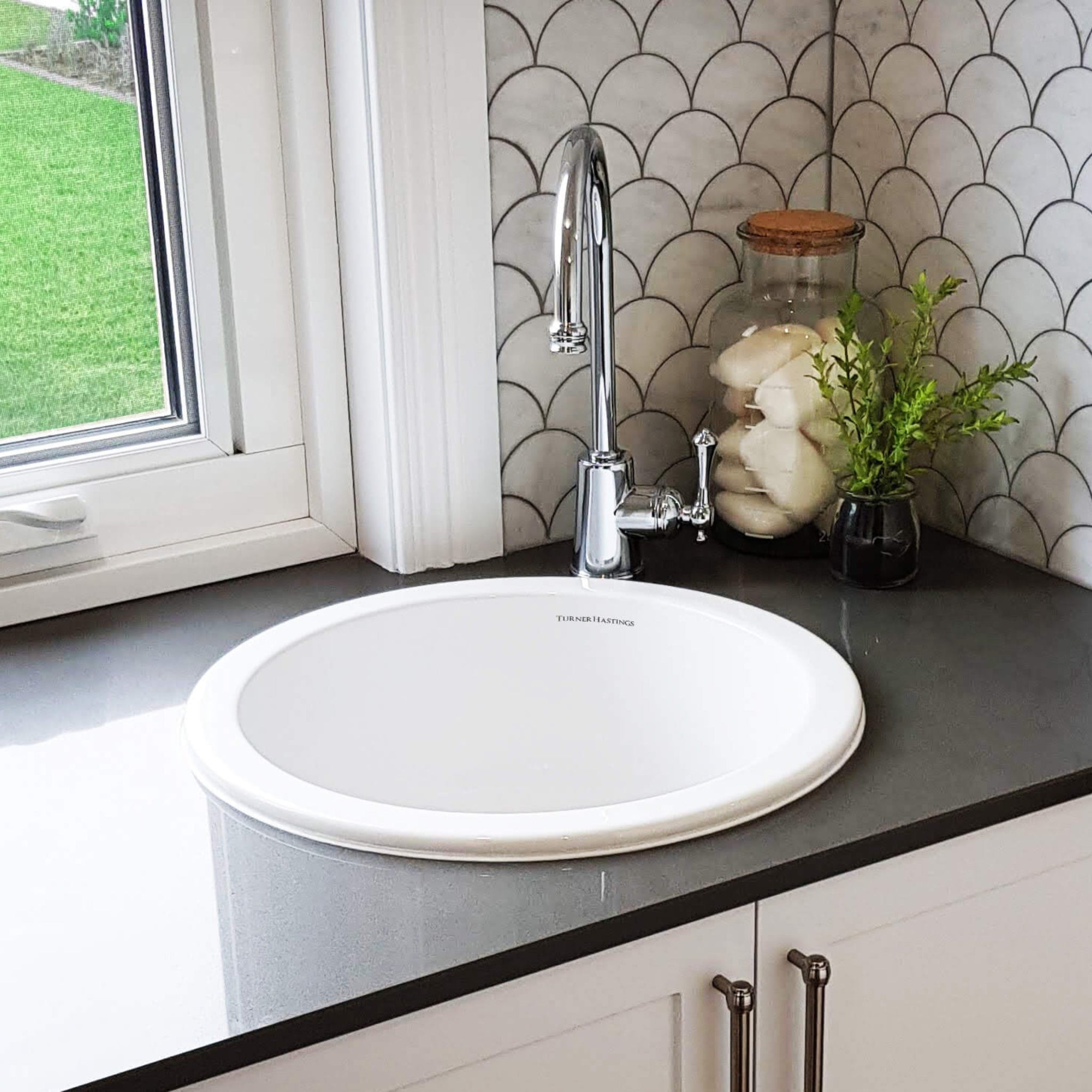 TURNER HASTINGS CUISINE ROUND INSET AND UNDERMOUNT FINE FIRECLAY SINK GLOSS WHITE 470MM