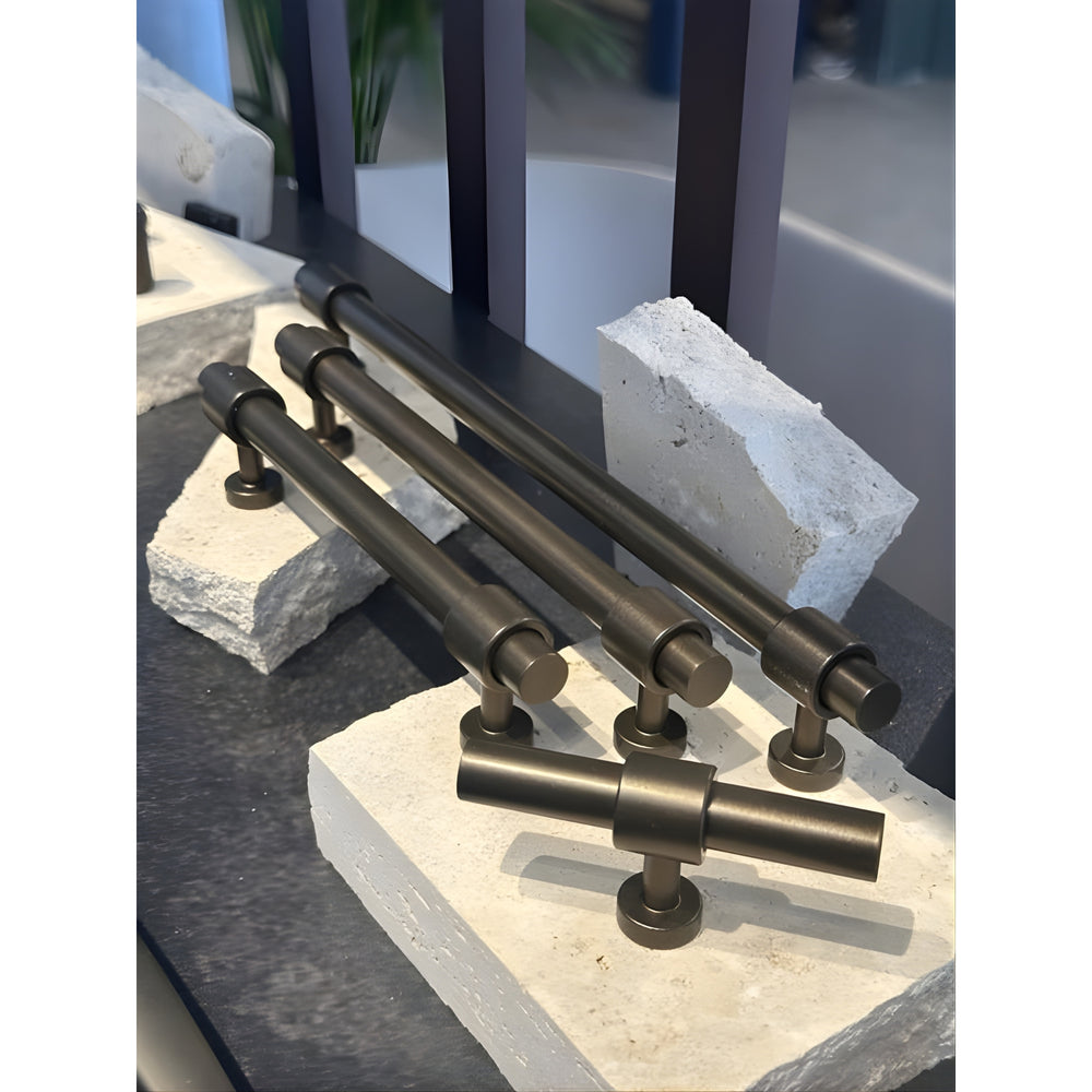 TURNER HASTINGS FANETTA CABINET HANDLE ENGLISH BRONZE (MULTIPLE SIZES AVAILABLE)