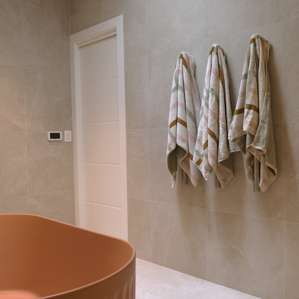 LINSOL ALLEGRA ROUND BAR VERTICAL HEATED TOWEL RAIL WITH T-BAR 950MM BRUSHED NICKEL