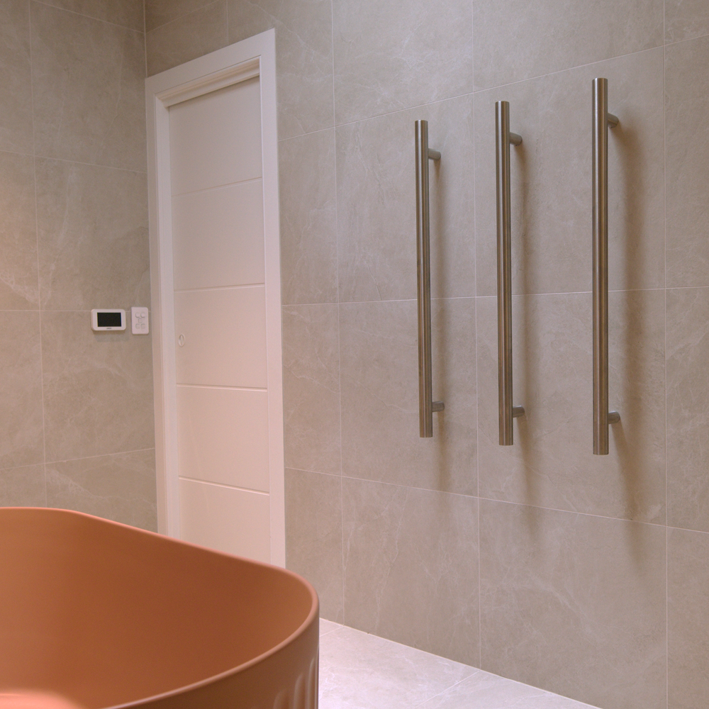 LINSOL ALLEGRA ROUND BAR VERTICAL HEATED TOWEL RAIL WITH T-BAR 950MM BRUSHED NICKEL