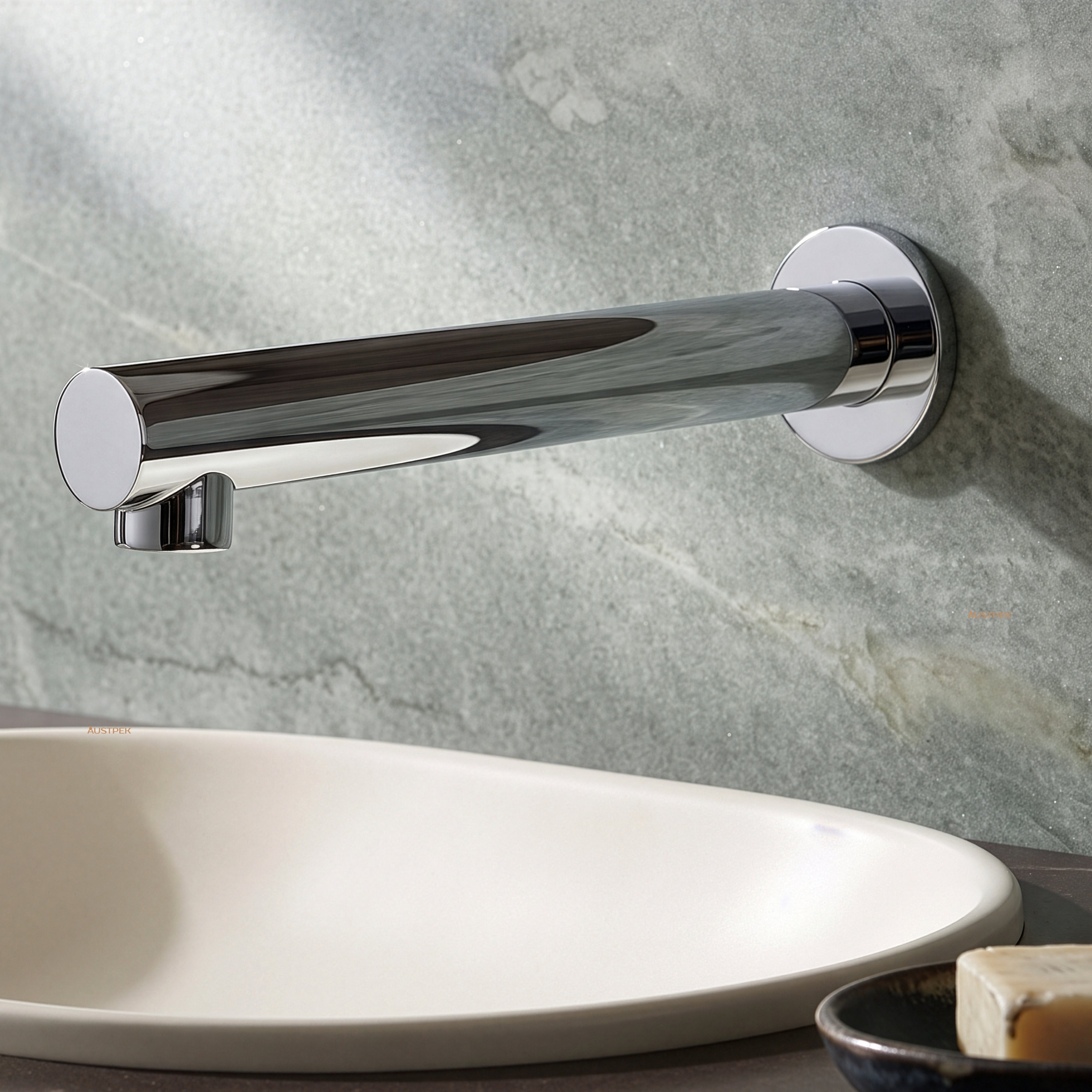 IKON HALI WALL OUTLET 192MM CHROME