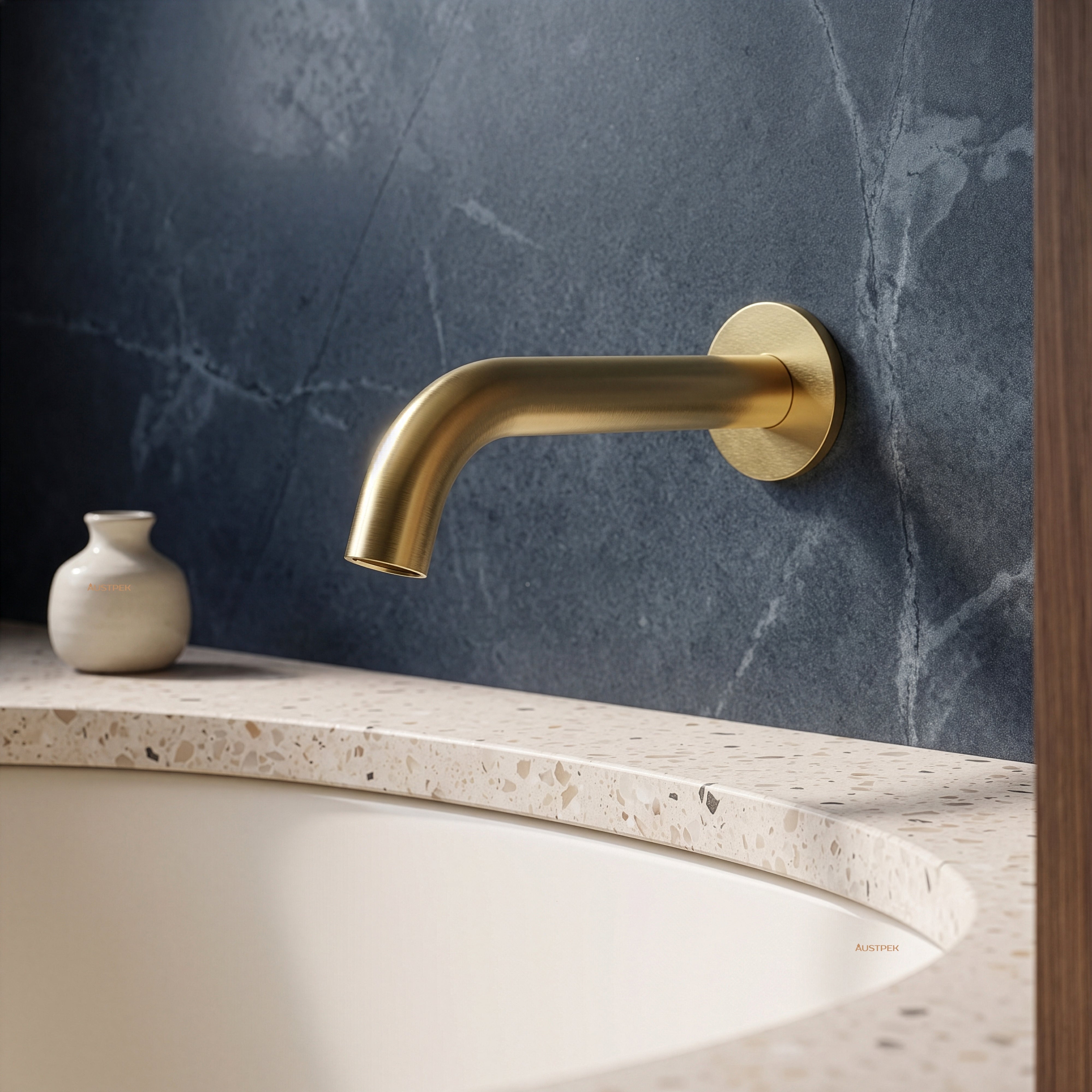 IKON SOKO BASIN SPOUT BRUSHED GOLD