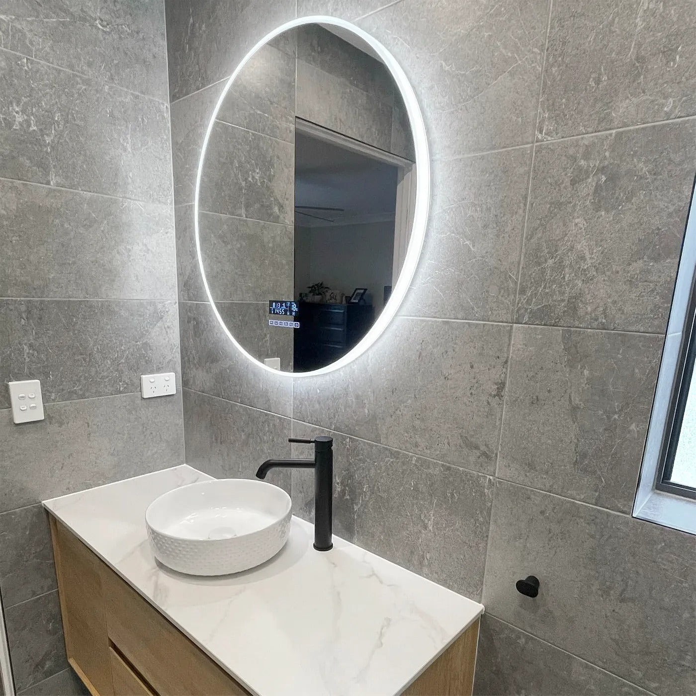 OTTI BRONTE LED MIRROR ROUND WITH BLUETOOTH SPEAKER 800X800MM