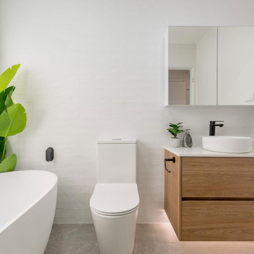 TURNER HASTINGS NARVA RIMLESS BACK TO WALL CLOSE COUPLED TOILET SUITE GLOSS WHITE