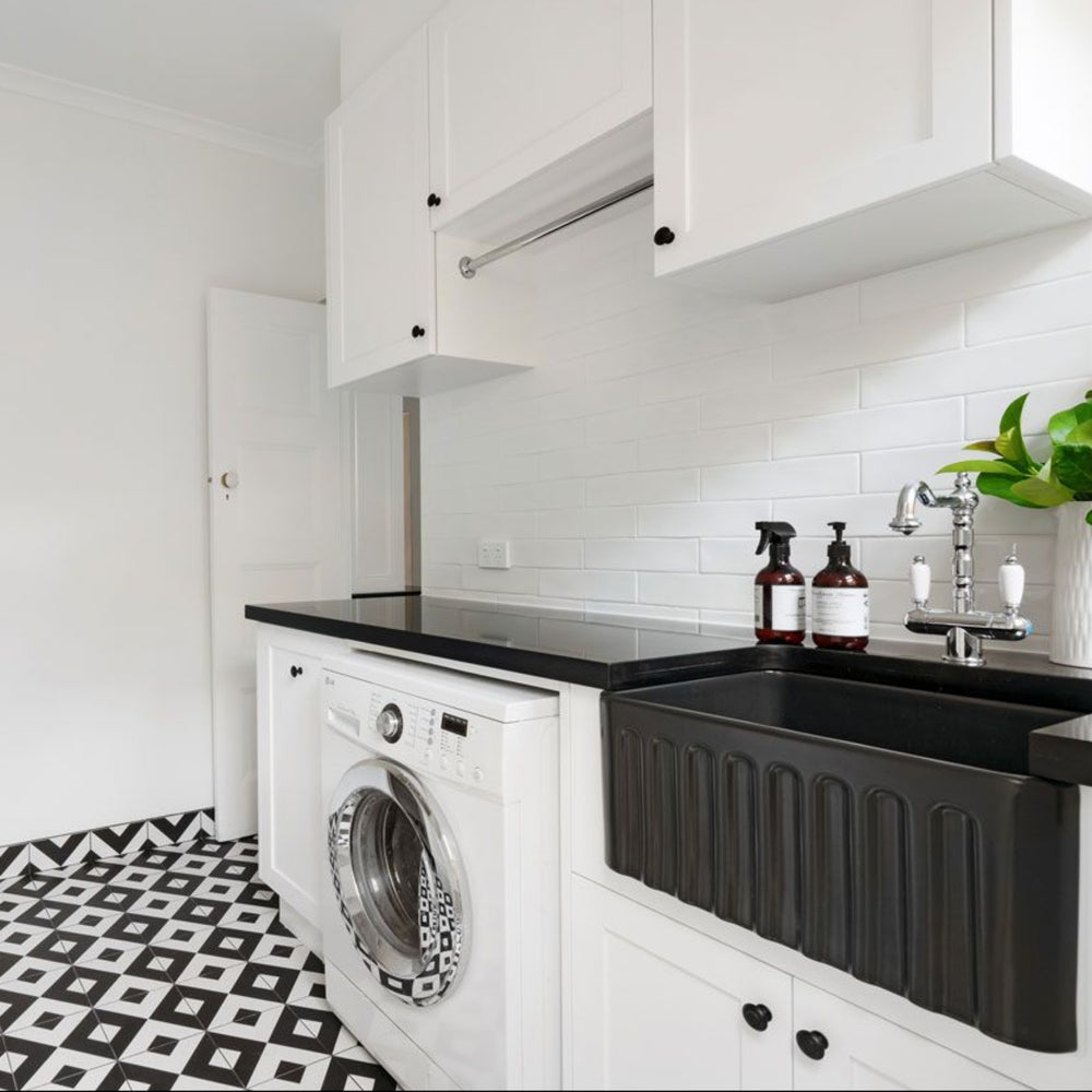 TURNER HASTINGS NOVI FARMHOUSE BUTLER SINK WITH OVERFLOW MATTE BLACK 500MM
