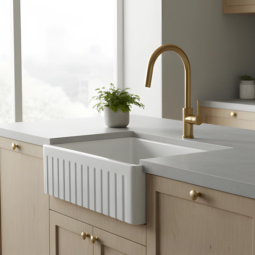 TURNER HASTINGS NOVI FIRECLAY FARMHOUSE BUTLER SINK WITH OVERFLOW MATTE WHITE 510MM