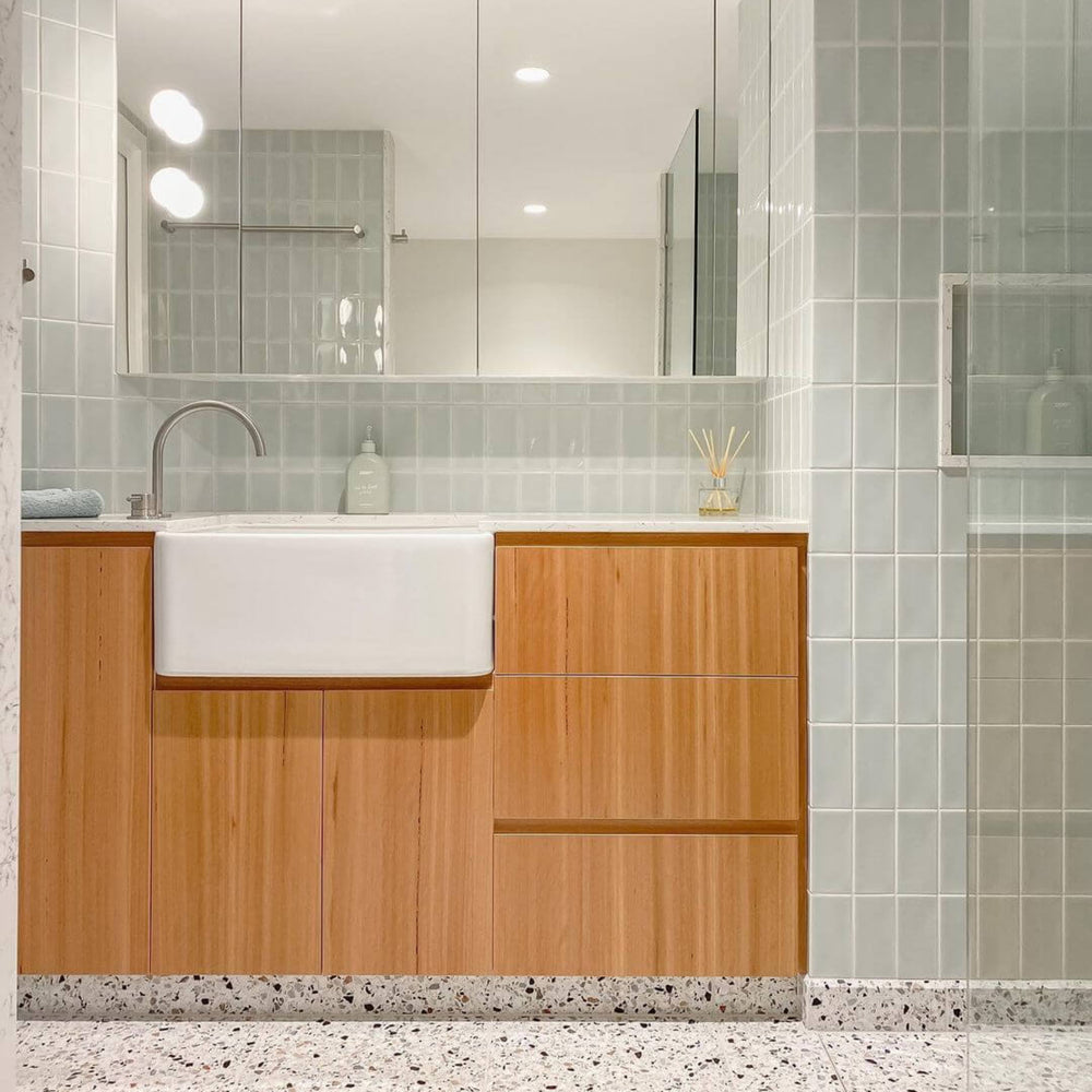 TURNER HASTINGS NOVI FARMHOUSE BUTLER SINK GLOSS WHITE 600MM