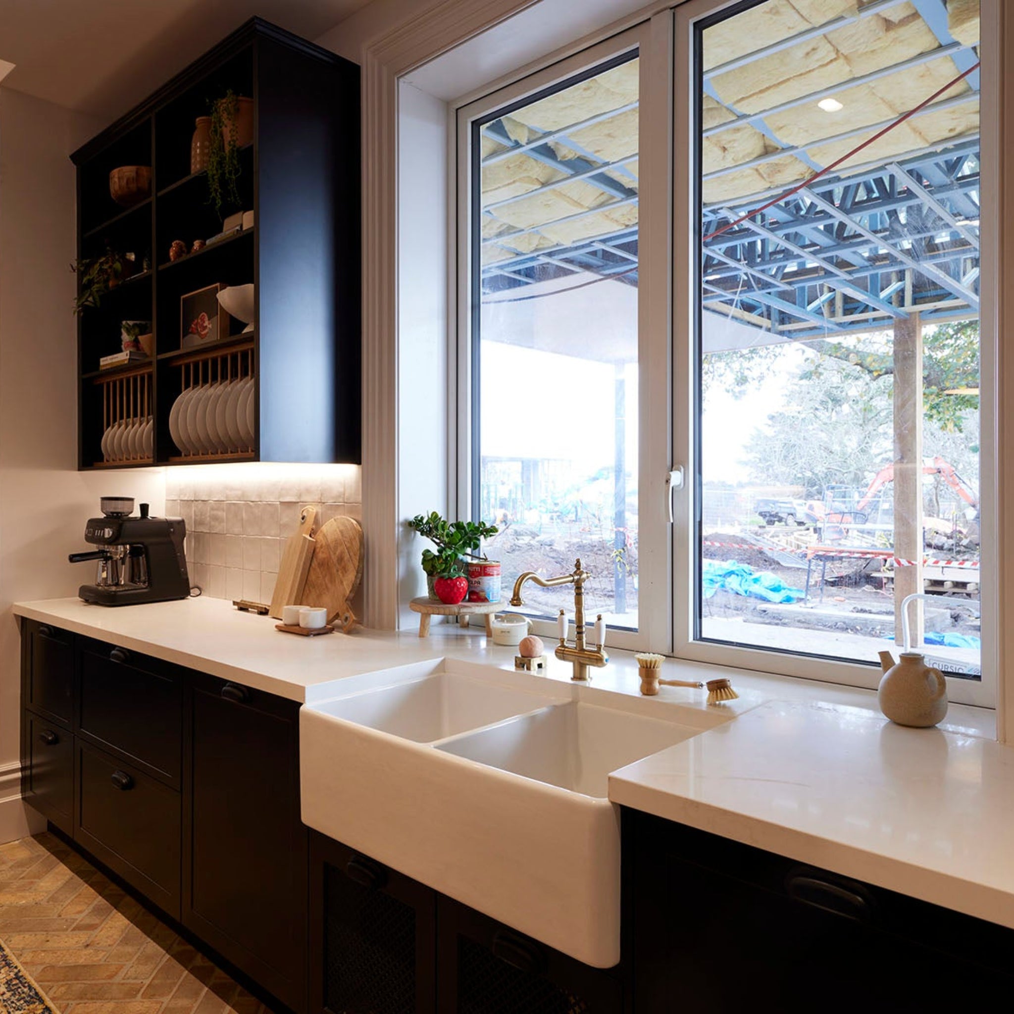 TURNER HASTINGS NOVI FARMHOUSE DOUBLE BOWL BUTLER SINK GLOSS WHITE 850MM