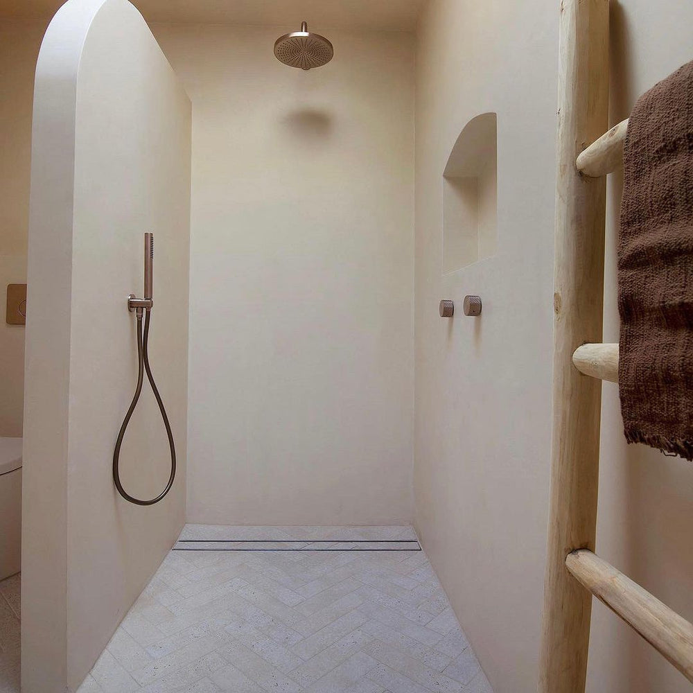 NERO SLIM SHOWER ON BRACKET BRUSHED BRONZE