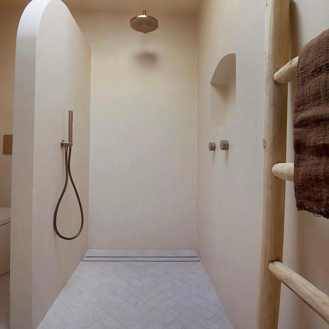 NERO SLIM SHOWER ON BRACKET BRUSHED BRONZE