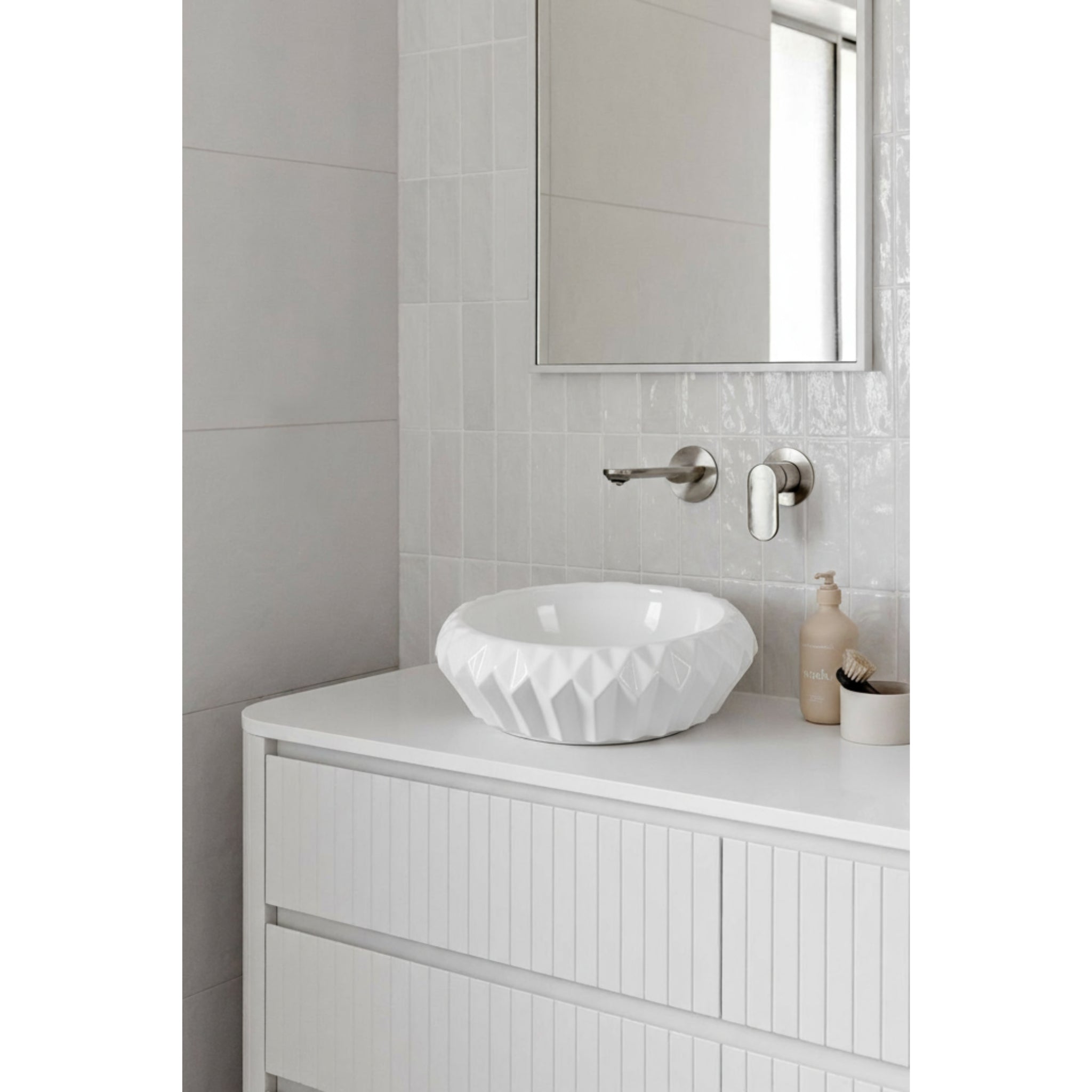 VITO OSLO DIAMOND ROUND CERAMIC ABOVE COUNTER BASIN MATTE WHITE 400MM