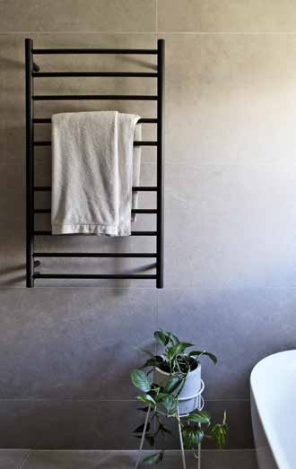 RADIANT HEATING 10-BARS ROUND HEATED TOWEL RAIL MATTE BLACK 750MM