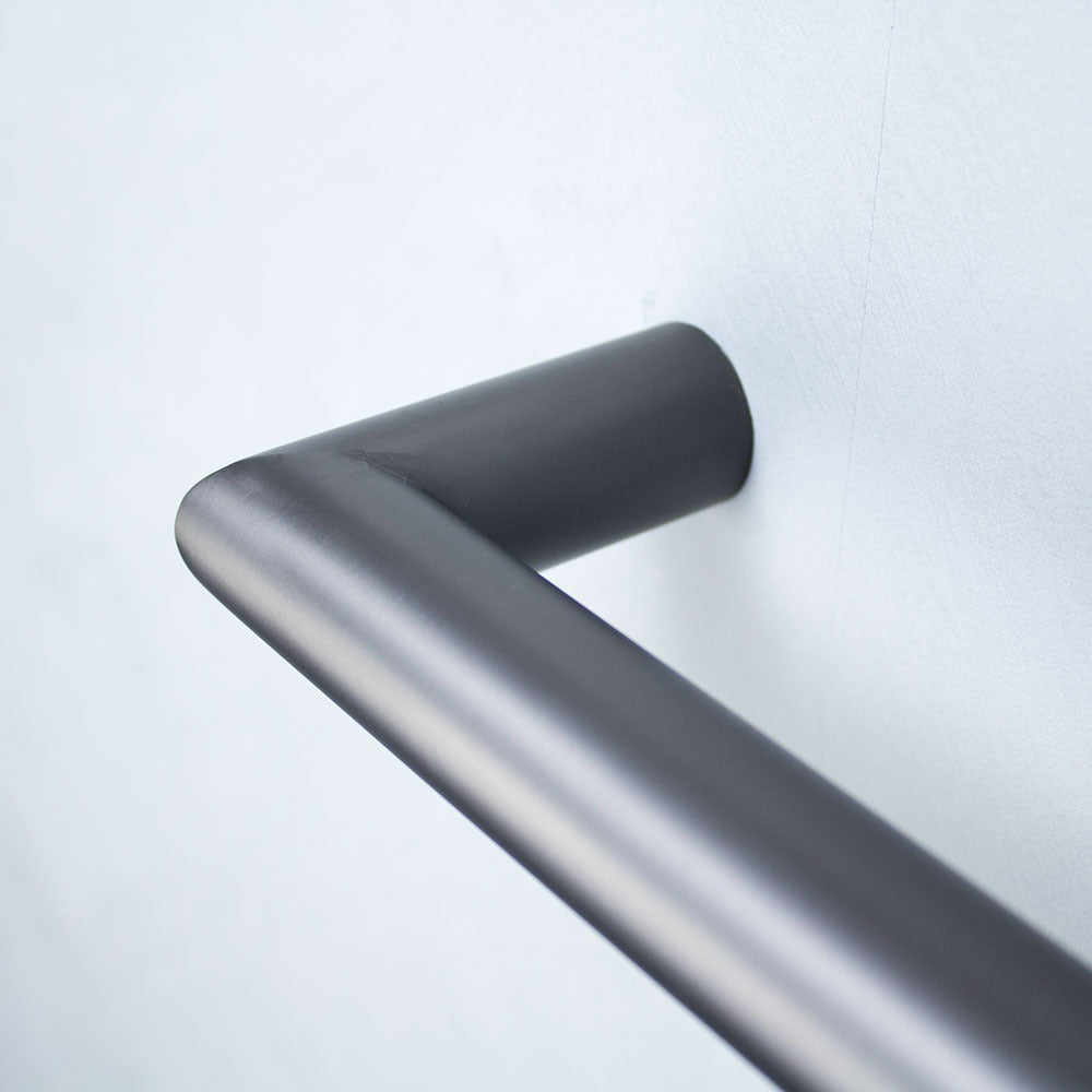 RADIANT HEATING ROUND HEATED SINGLE TOWEL RAIL GUN METAL GREY (ALSO AVAILABLE IN 650MM AND 800MM)