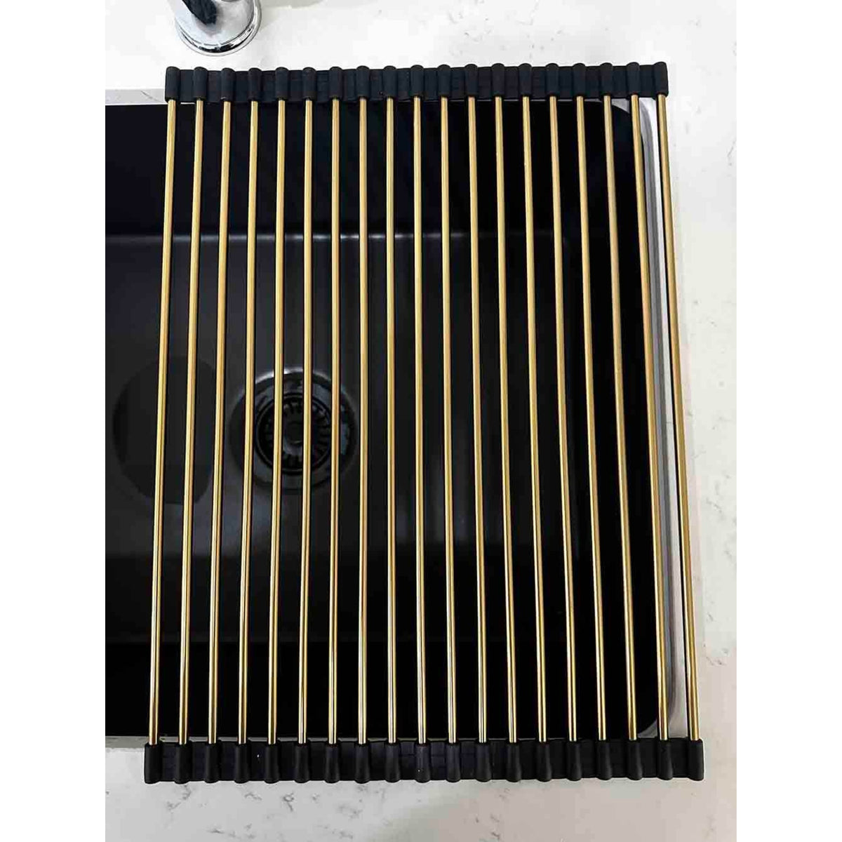 TURNER HASTINGS ROLL-UP SINK DRAINER 436MM BRUSHED BRASS