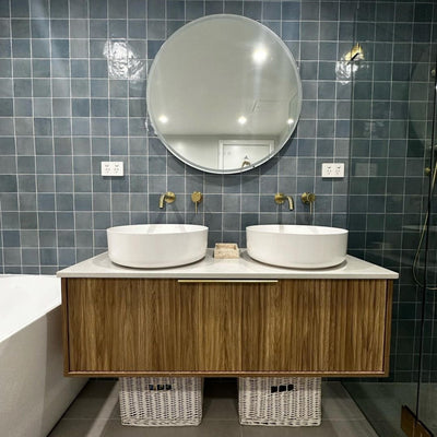 REMER SPHERE FRAMELESS LED MIRROR W/ DEMISTER, BLUETOOTH SPEAKERS & PORTABLE MAGNIFIER 800X800MM