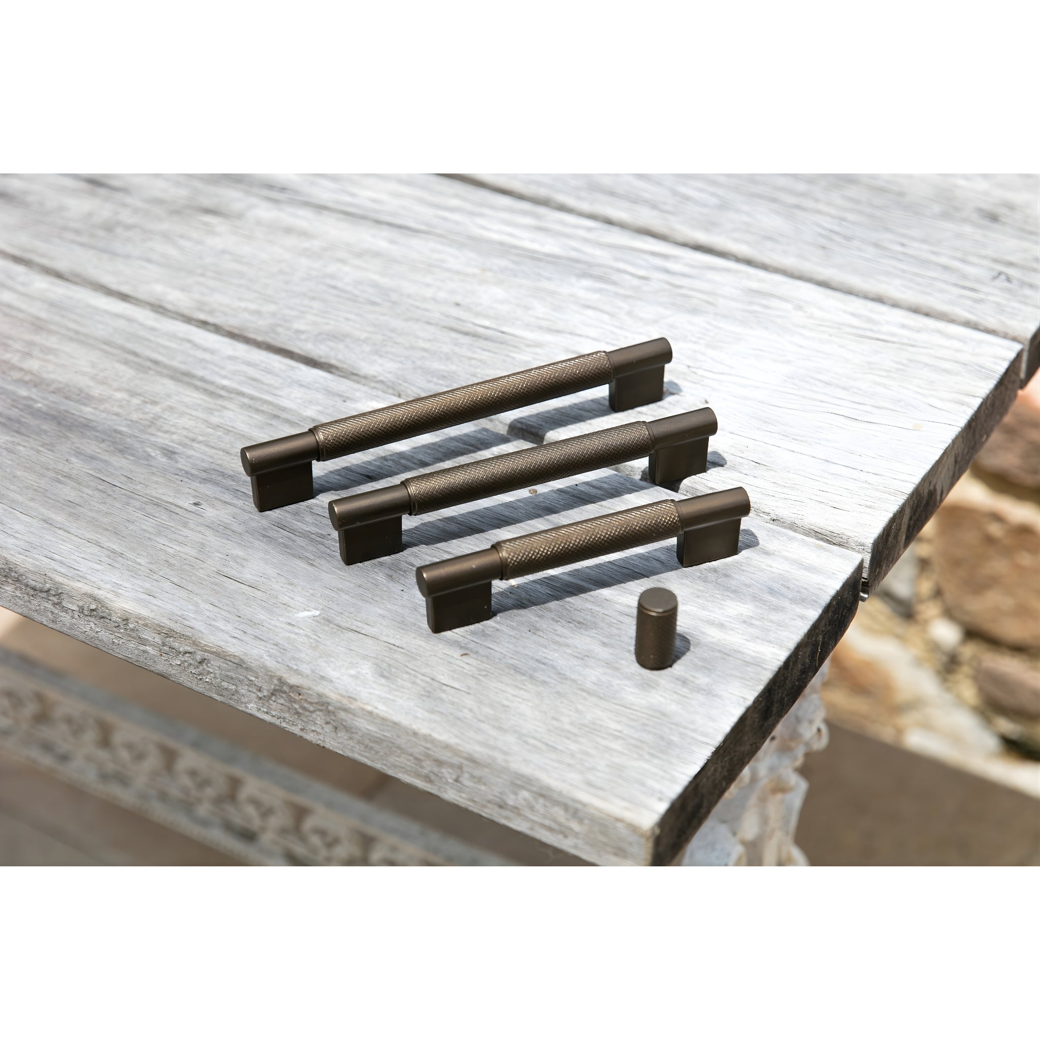 TURNER HASTINGS SASSARI CABINET HANDLE ENGLISH BRONZE (MULTIPLE SIZES AVAILABLE)