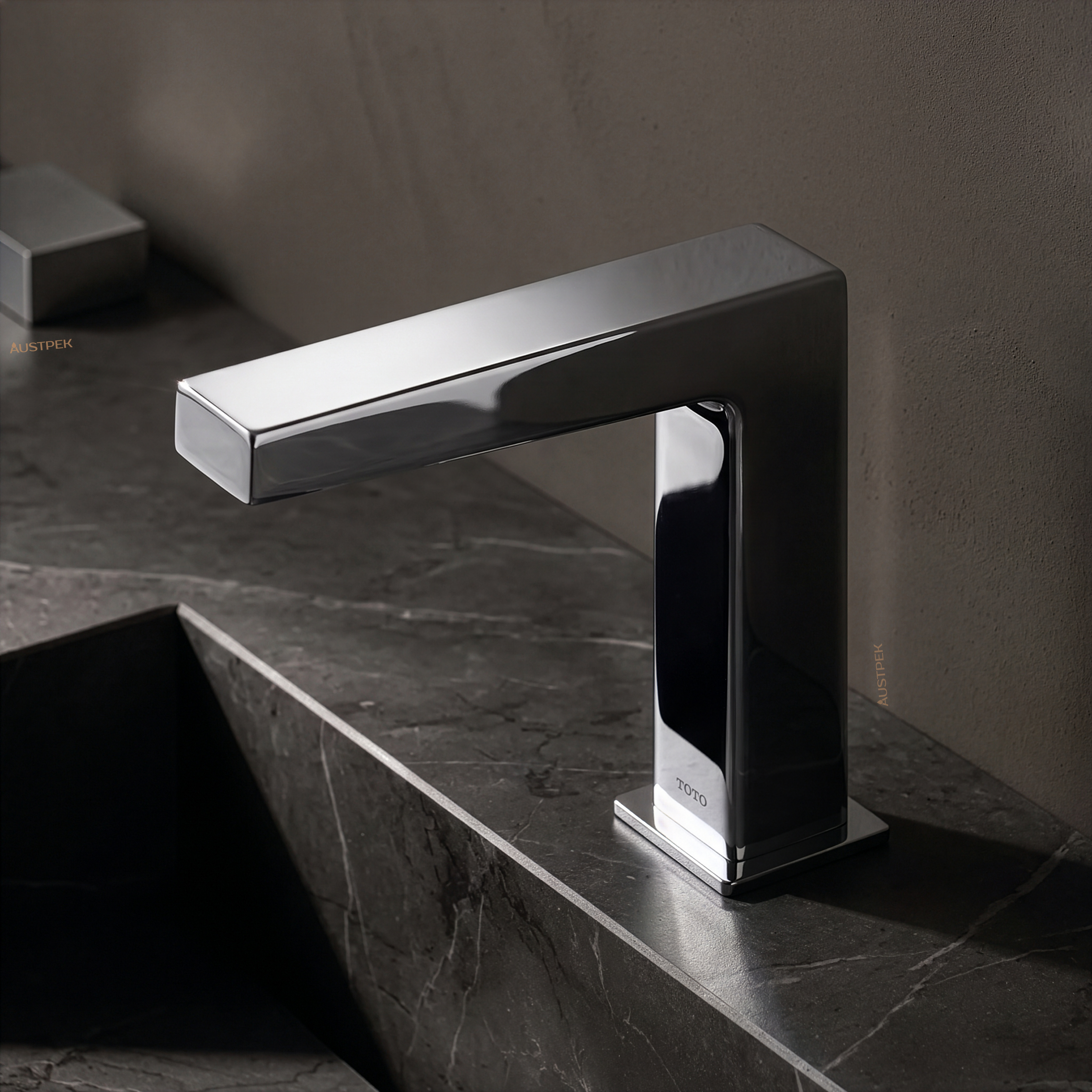 TOTO TOUCHLESS DECK MOUNTED BASIN MIXER 137MM CHROME