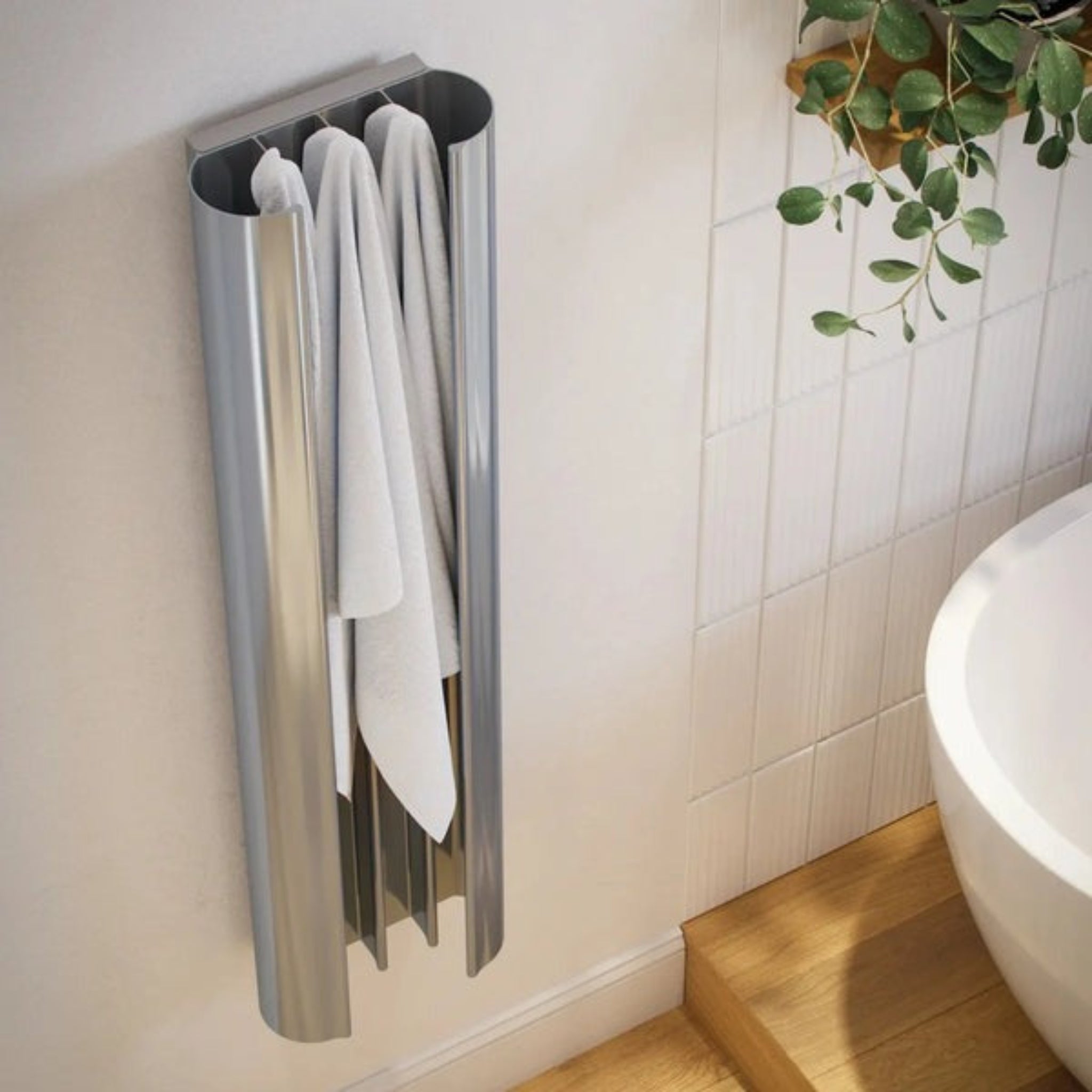 ESKIMO LOOP VERTICAL SINGLE HEATED TOWEL RAIL POLISHED PEWTER 230MM