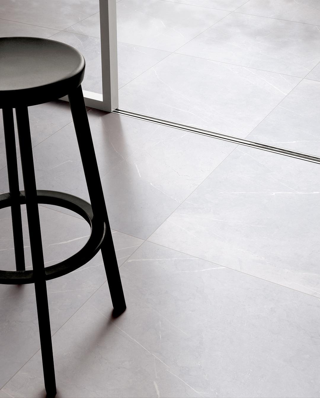 ELITE BRACCA LIGHT GREY MATTE 600X600MM SQUARE TILE (PER BOX)