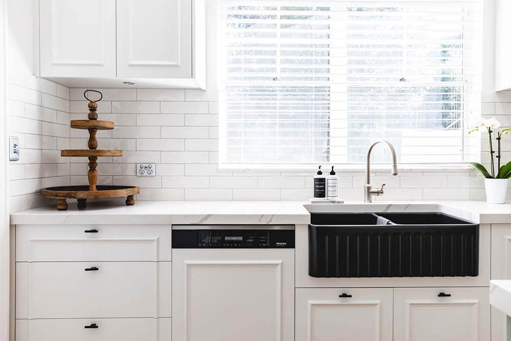 TURNER HASTINGS NOVI FARMHOUSE DOUBLE BOWL BUTLER SINK MATTE BLACK 850MM
