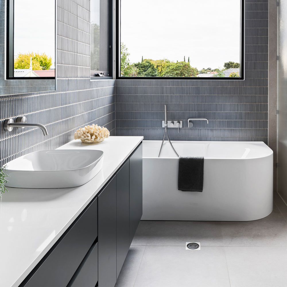 PHOENIX AXIA WALL BASIN / BATH CURVED OUTLET MIXER SET 180MM CHROME