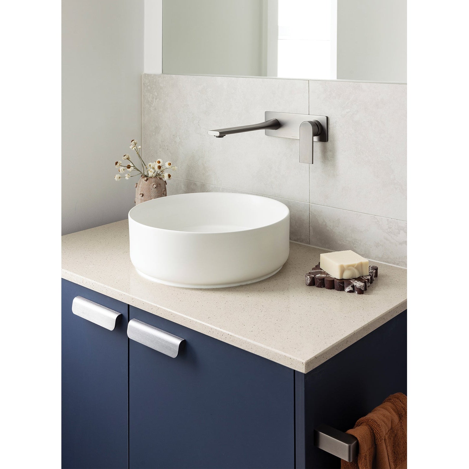 PHOENIX TEEL SWITCHMIX LEAD FREE WALL BASIN AND BATH MIXER SET 200MM BRUSHED CARBON