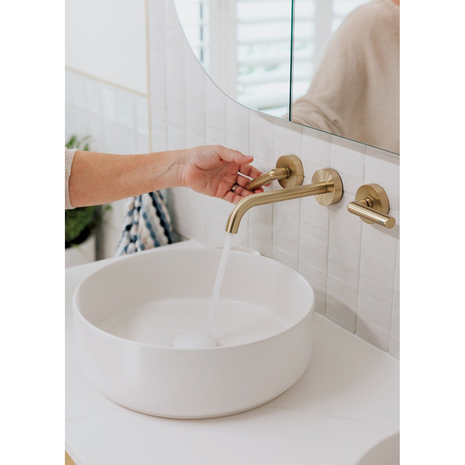 PHOENIX VIVID SLIMLINE LEAD FREE PLUS WALL BASIN / BATH OUTLET 194MM BRUSHED GOLD