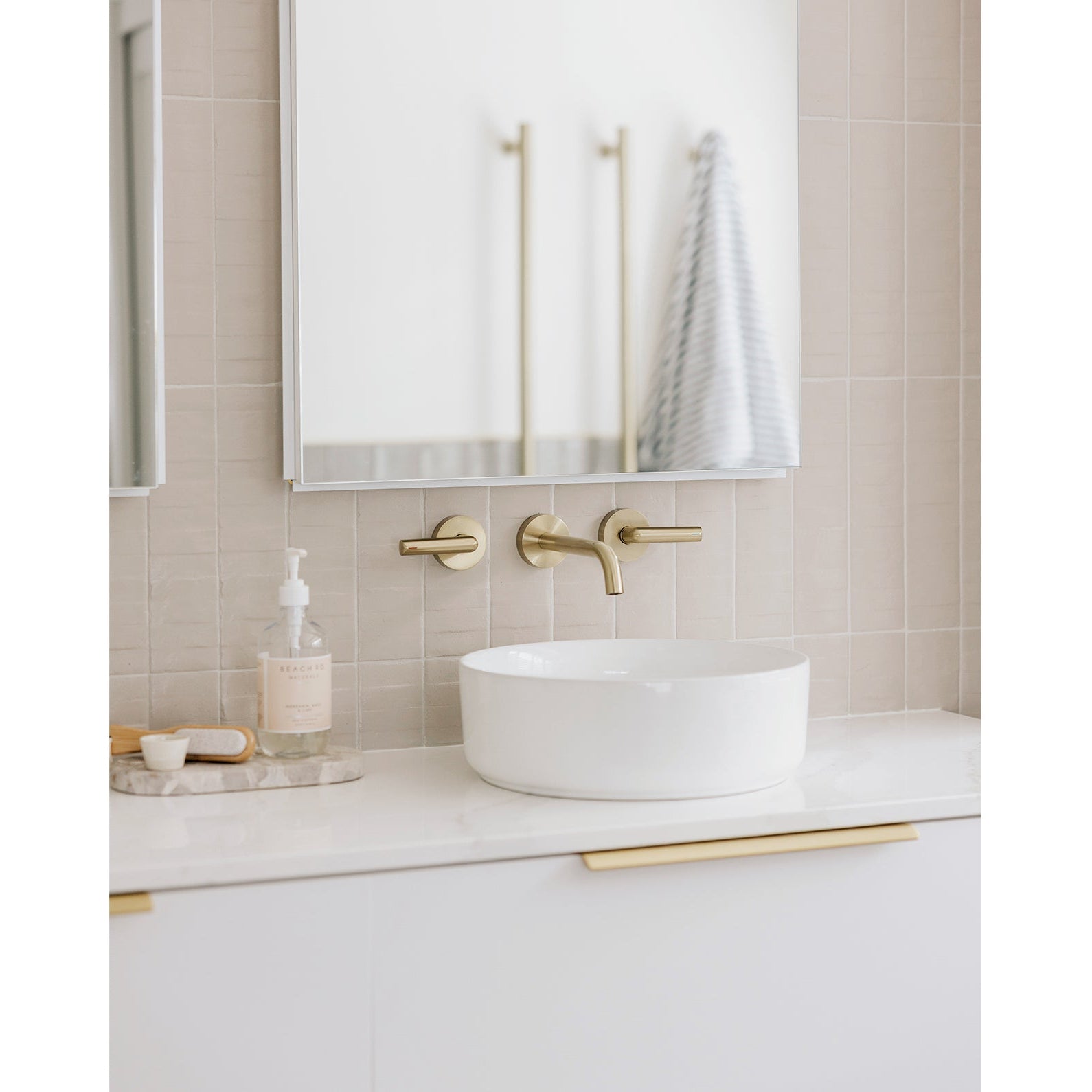 PHOENIX VIVID SLIMLINE LEAD FREE PLUS LEVER WALL TOP ASSEMBLIES BRUSHED GOLD