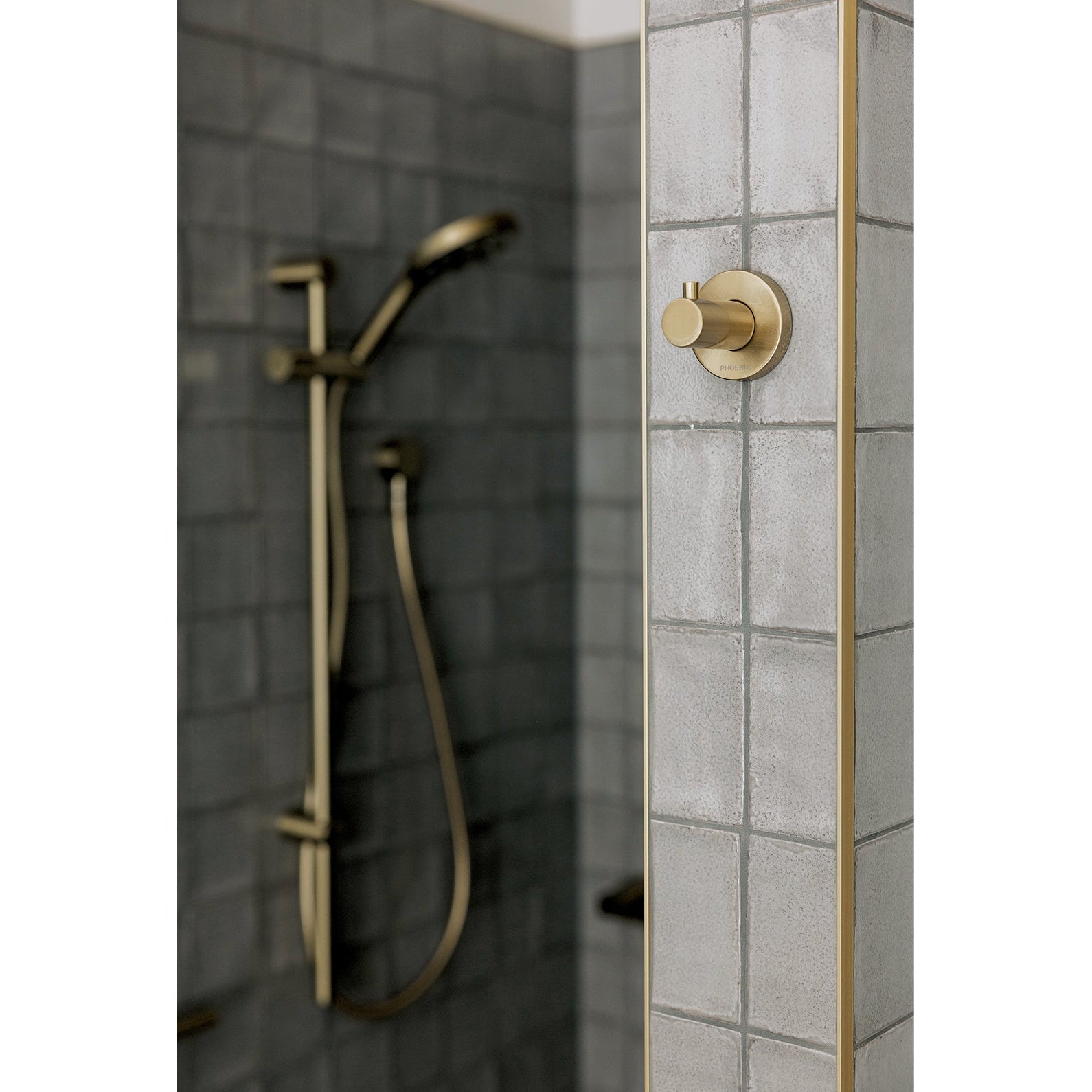 PHOENIX RADII ROBE HOOK ROUND PLATE BRUSHED GOLD
